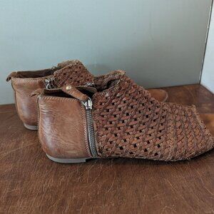 Sundance Asheville Woven Leather Boho Peep Toe Sandals Brown Size 39/8.5